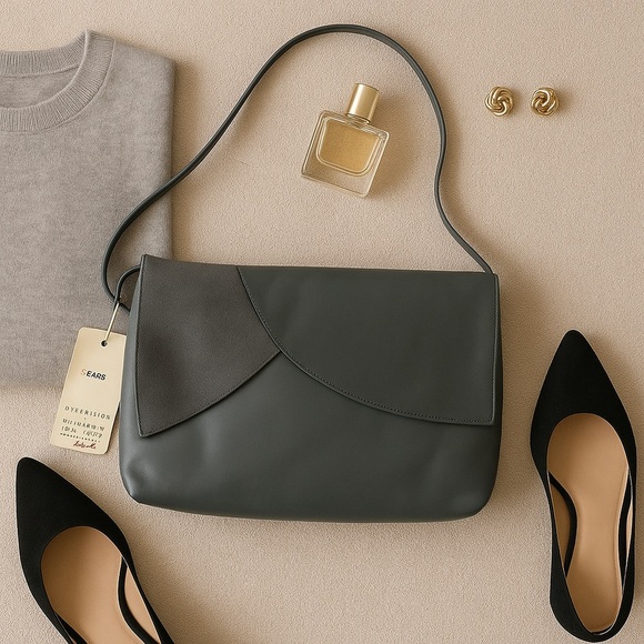 NWT Vintage Genuine Leather Shoulder Bag - Picture 2 of 16